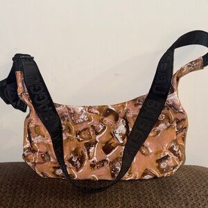 BAGGU Nitro Bar Medium Crescent